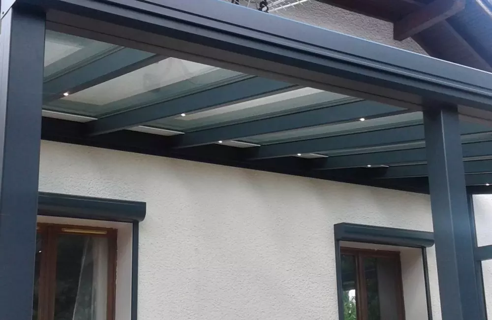 éclairage LED intégré aux chevrons